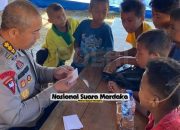 Personel Satgas SAR Korps Brimob Polri BKO Polda NTT Menggelar Trauma Healing Bagi Anak-Anak NTT