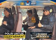 Karoops Polda Sumsel Bersama Dansatbrimob dan Kapolres OKI Monitoring Karhutla di Kecamatan Sungai Menang