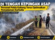 Di Tengah Kepungan Asap, Personel Polda Kalteng Terus Optimalkan Pemadaman Karhutla